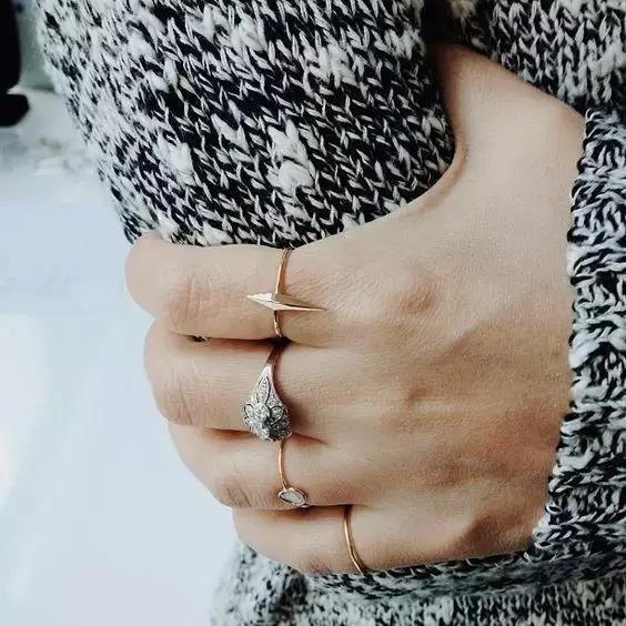 醒醒吧,你以为一只YSL就能堵住女人的嘴?