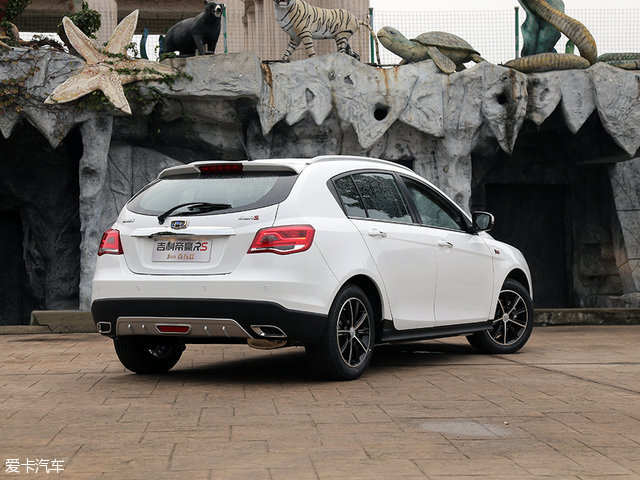 吉利帝豪2017款百万向上互联版,吉利帝豪百万款测试