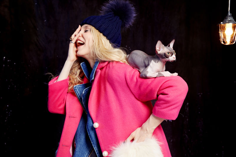 他凭什么拍火了七格格，又让妖精的口袋和伊米妮成功转型？