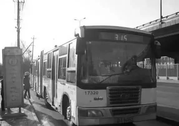 北京老司机开的碉堡公交线,坐过一条你就老了!