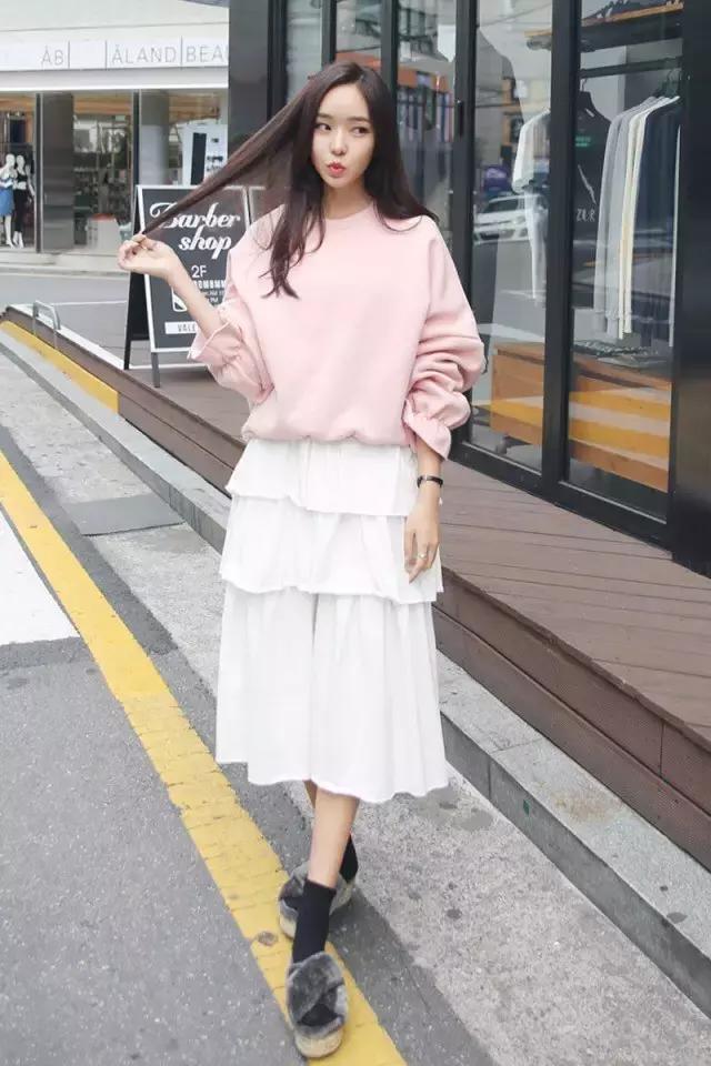 唐嫣粉色裙打扮甜度满分,唐嫣粉红色西装造型