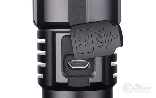 世界特种部队使用的强光手电,世界顶级军用战术强光手电