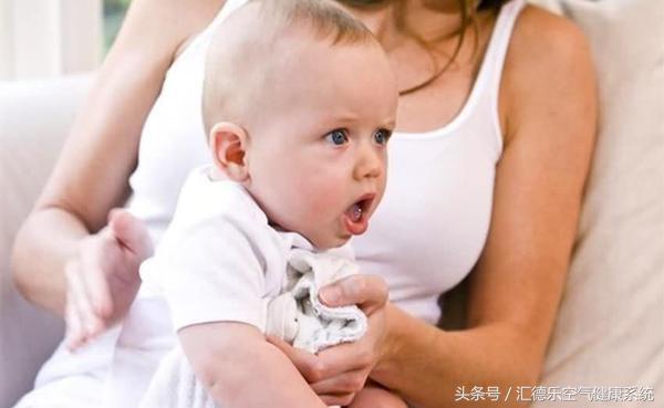 宝宝不愿意坐车有什么办法,宝宝不爱抱着喝奶怎么办