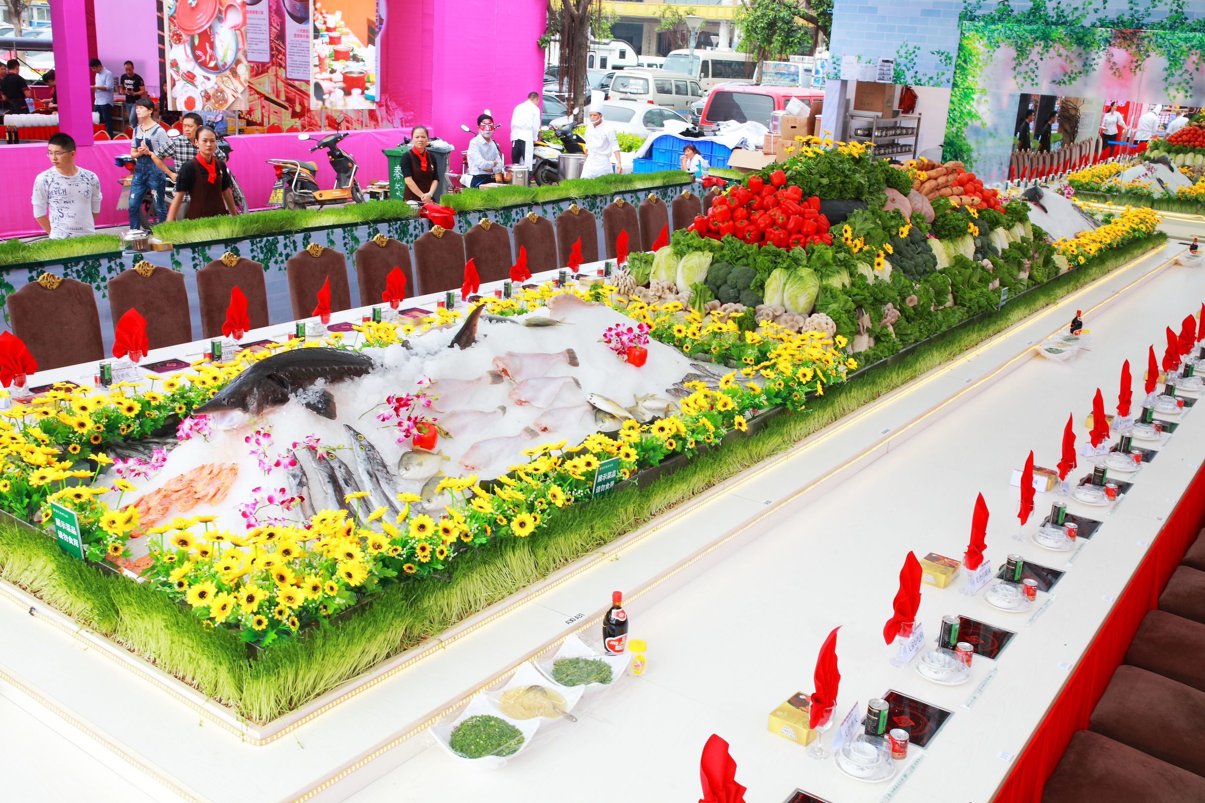 秦妈火锅大桌,重庆火锅最新菜品秦妈火锅