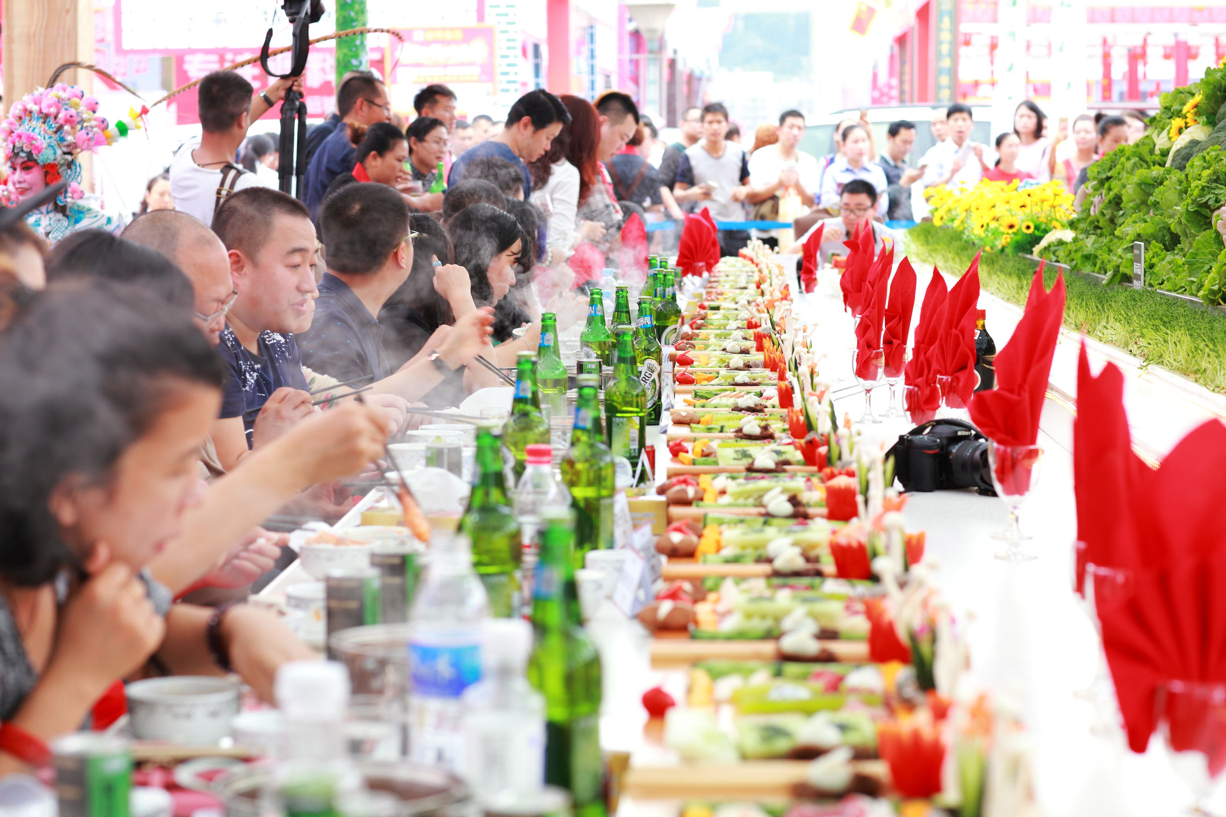 秦妈火锅大桌,重庆火锅最新菜品秦妈火锅