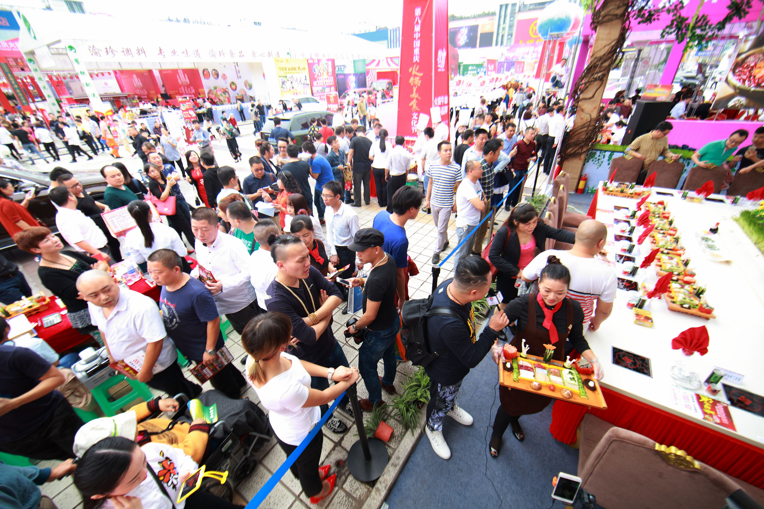 秦妈火锅大桌,重庆火锅最新菜品秦妈火锅