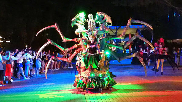 万圣节僵尸旅行,万圣节长隆9个鬼屋全玩时间赶吗