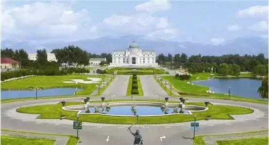 从*血卖**为生的穷小子到横跨政商两届的人物,你不认识他但一定..