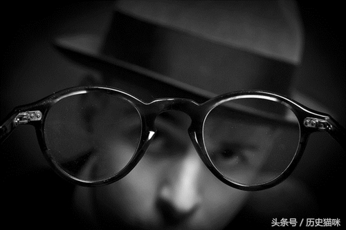 历史最厉害的*子骗**，世界*子骗**之王，埃菲尔铁塔卖两次，按破烂算价