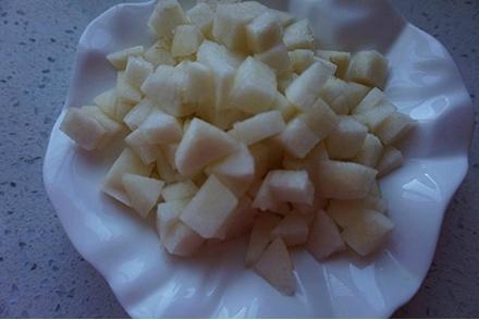 感冒嗓子疼喝点冰糖银耳雪梨羹润燥又养颜呦