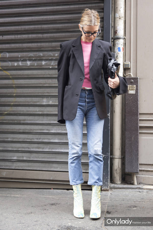 越穿越多的深秋怎么她们却看上去越来越瘦高？