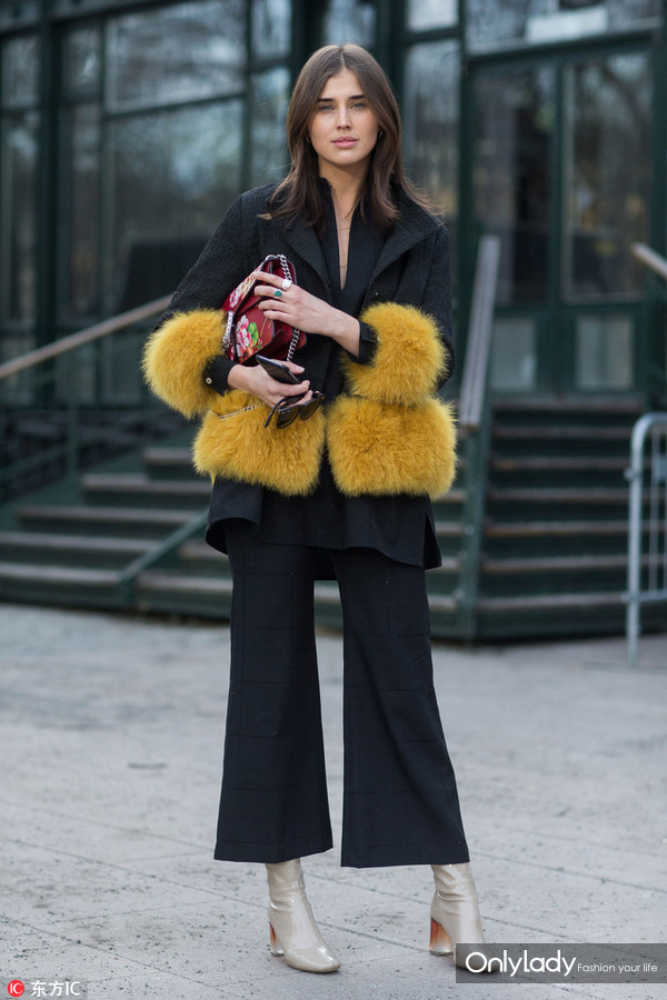 越穿越多的深秋怎么她们却看上去越来越瘦高？