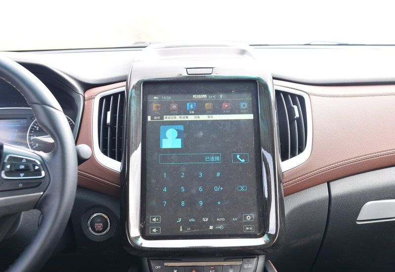 12.9寸大屏还带车载WIFI，这车4米7全系七座顶配才十万