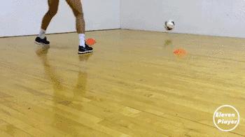 儿童在家练足球控球基本功,足球怎么控球才能又快又稳