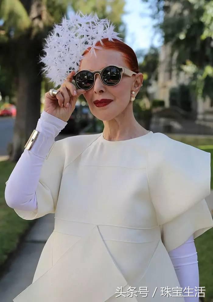 请不要用玻尿酸陪伴你年老的岁月,要用就用珠宝!