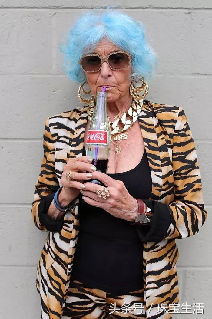 请不要用玻尿酸陪伴你年老的岁月,要用就用珠宝!