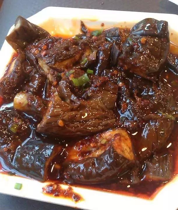 离开成都这多年，发现心念念的还是这碗4块钱的汤饭