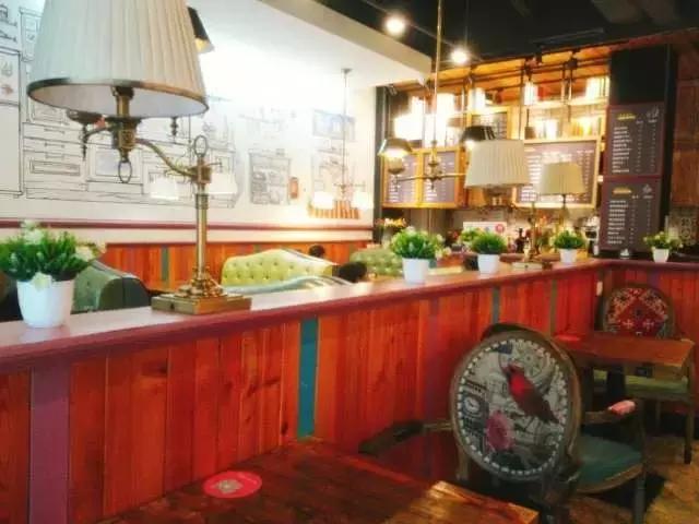 在这家店，我受到了十万点%^$!