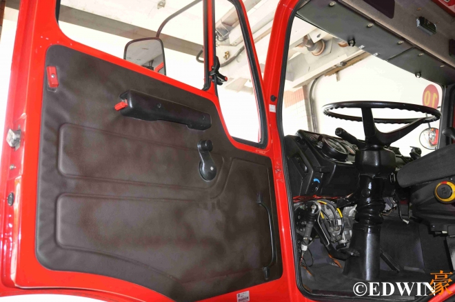 奔驰国产大卡车,奔驰卡车和国产卡车