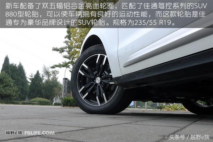 众泰sr9和保时捷外形对比,保时捷跟众泰sr9仪表盘的区别