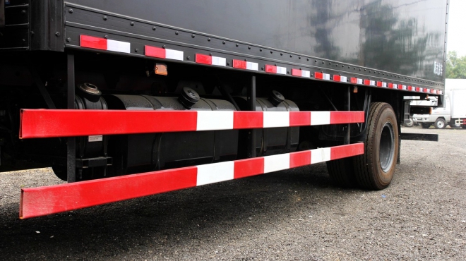 重卡防碰撞预警系统,重卡的安全隐患