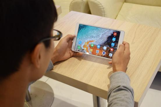 华为平板m3上手视频,华为平板m3开箱视频