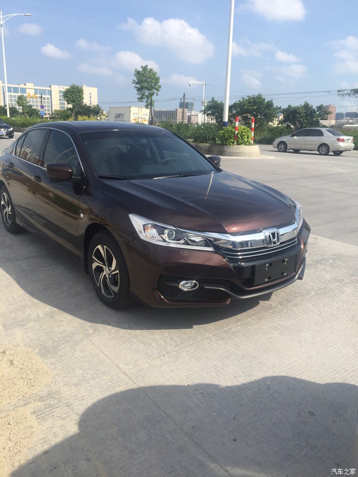 本田雅阁2.0精英版提车,雅阁琥珀金
