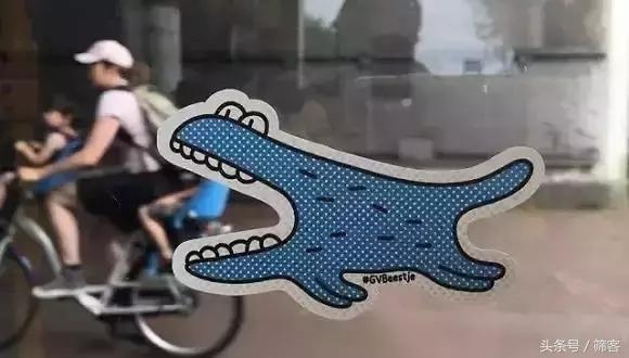 一个无聊的吃人游戏,却拯救了无数低头族