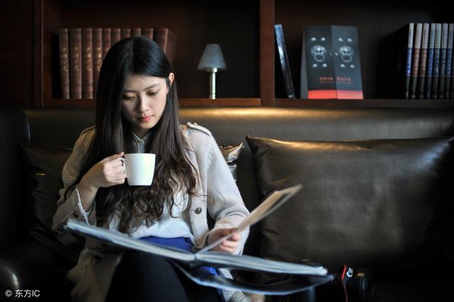 小说：今晚是她和顾少的*夜初**，她太过害羞了，便只能喝点红酒壮胆