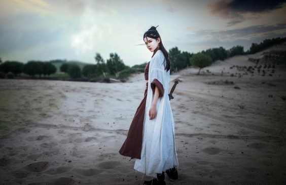 小说：金哨奖，我投给6号裁判陆跑跑