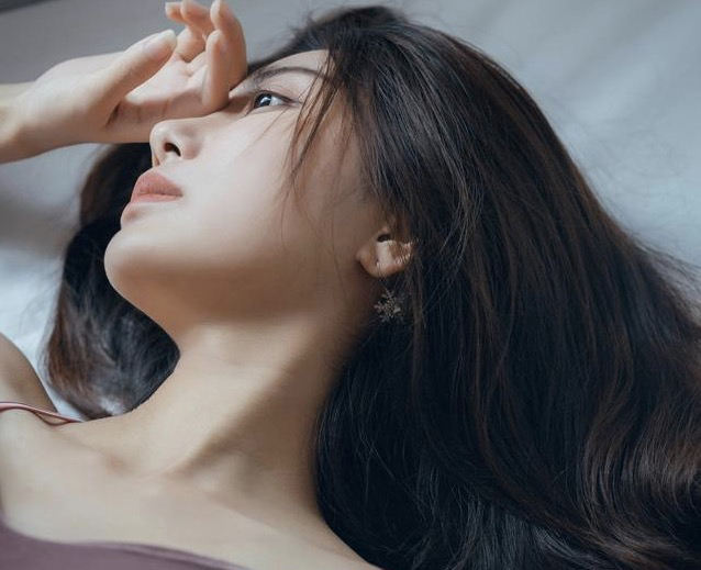 小说:她不顾一切嫁废材,白手起家当老板,他却变心逼她净身出户