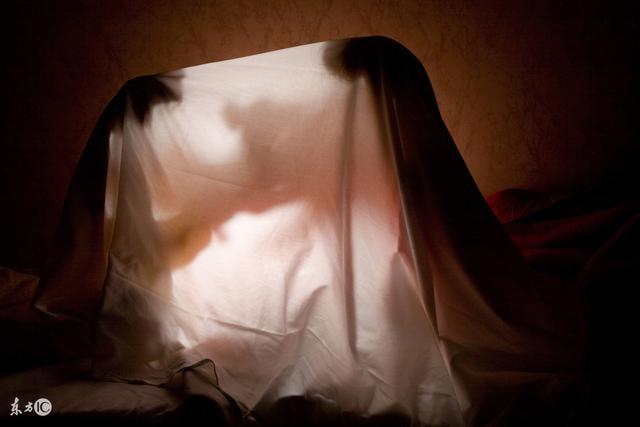 小说：穷小伙被心上人告白满心欢喜，却不知她早已被小鬼反噬，