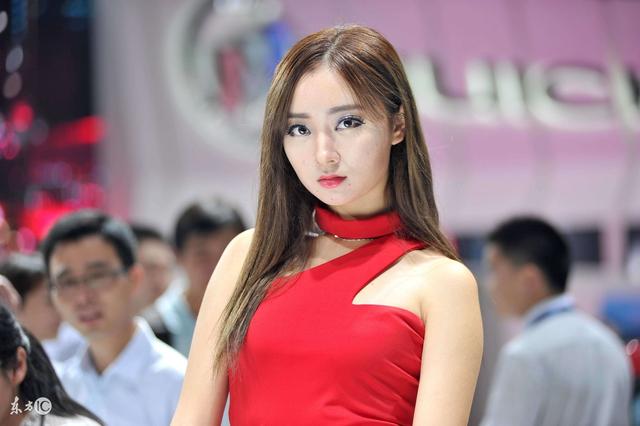 小说：老者称‘臭泥球’为十全大补丸？小伙表示，我要吐了