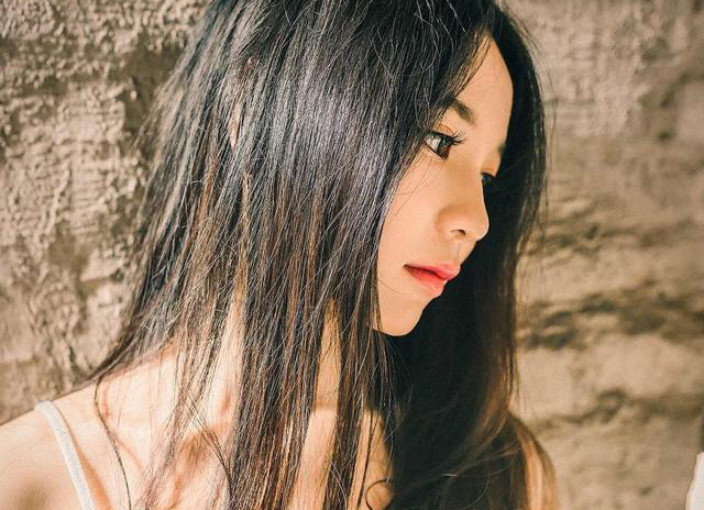 小说:女子出门聚会,男友赶来结账,赢得在场美女一致好评