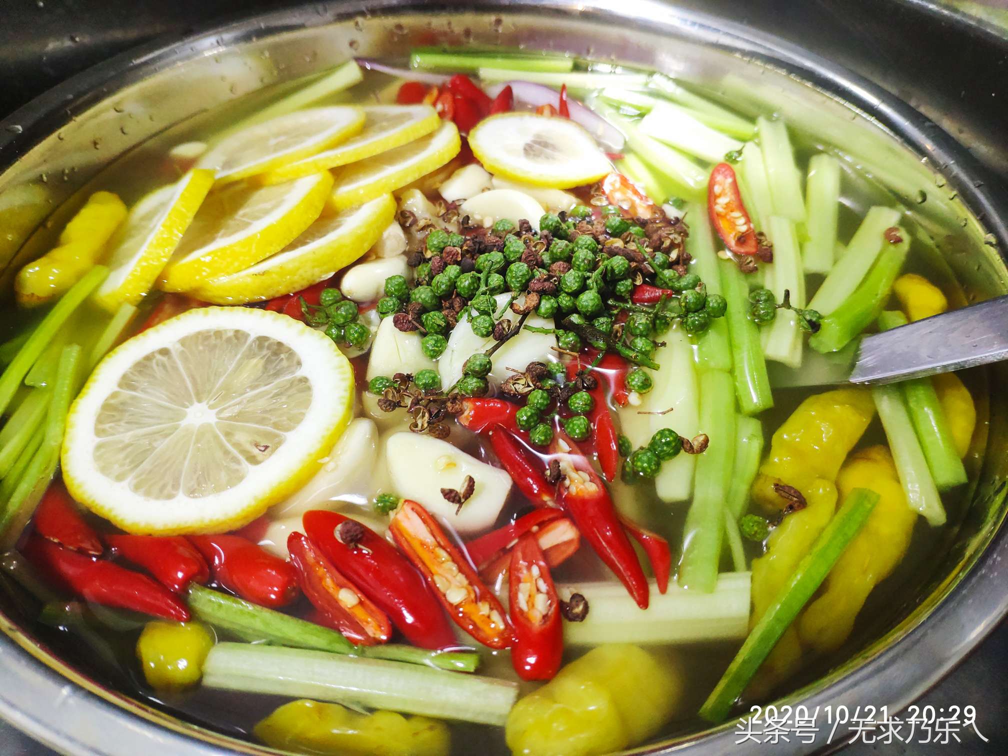 四川正宗泡椒凤爪做法教学,3斤泡椒凤爪配方