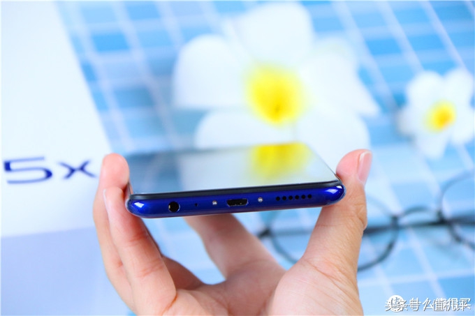 vivoz5x全面详细评测,vivoz5x挖孔屏视频
