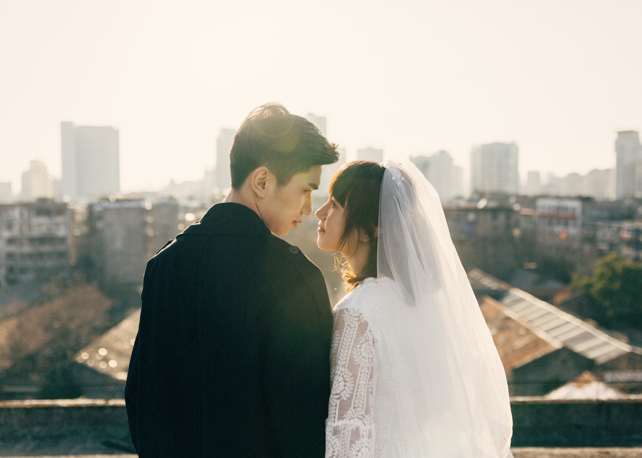 小说：吸血鬼亲戚想揩油，千亿总裁男友帮我回怼，解决麻烦亲戚！