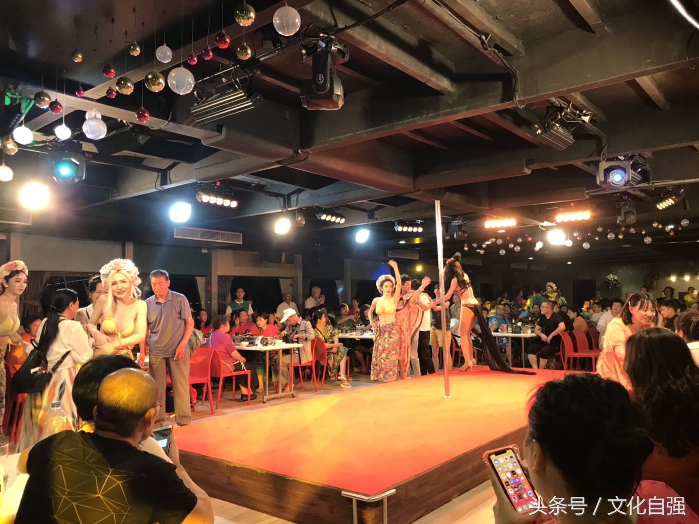 泰国游记二:被中国人扭曲的泰国“人妖”,笑贫不笑娼