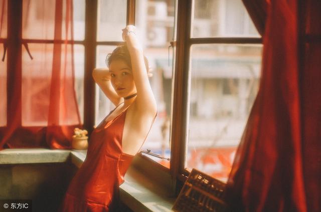 小说：参加宴会被质疑请柬是仿冒的，女子这样回复