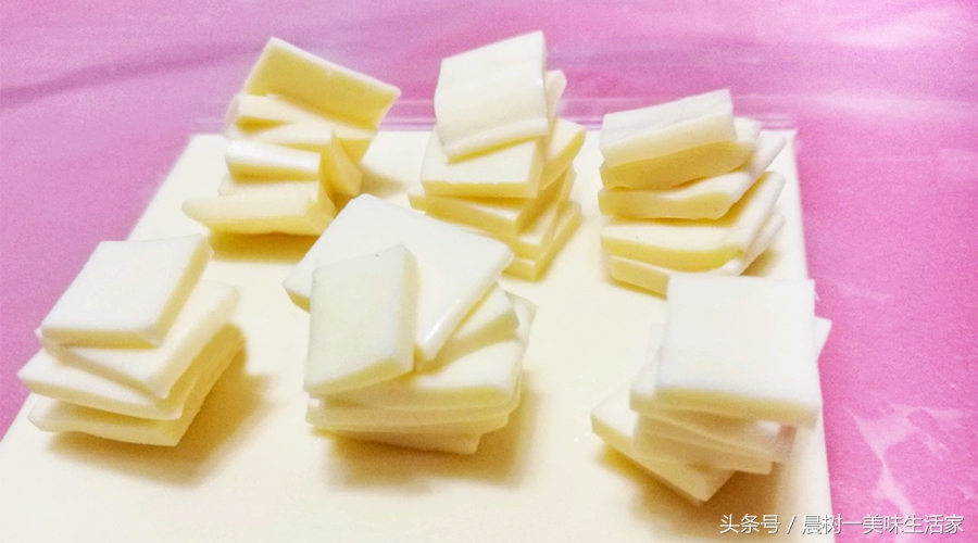 宅在家里享受周末这悠闲的时光,惬意午后有滋有味宅生活