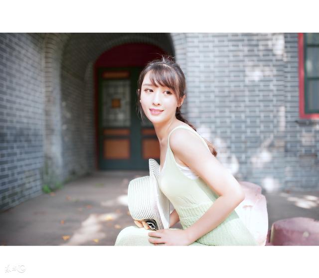 小说：录制的第二天，她不顾形象不顾矜持，依旧紧抱七金影帝大腿