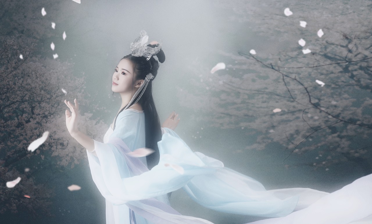 男主穿越到了异世界被女主喜欢上,男主穿越异世界被迫给女主做饭