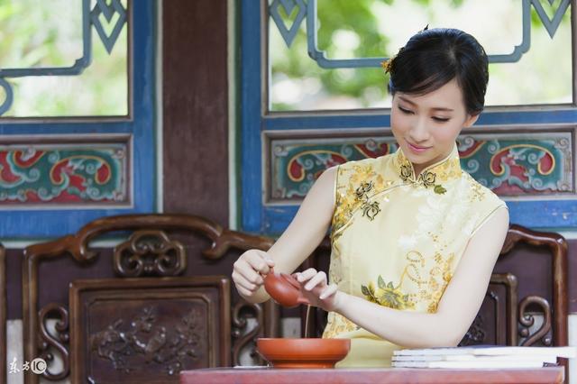 小说:恶奴见她只有10岁,以为好欺负,不料被她逼的走投无路