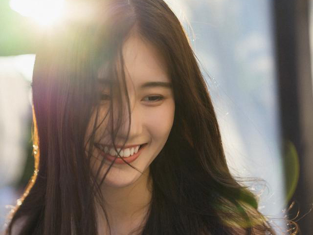 故事:她以前是个乖乖女,现在却在台上跳舞,他有莫名占有欲