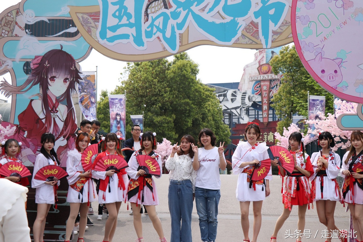 汉服赏花武汉,穿汉服赏桃花林