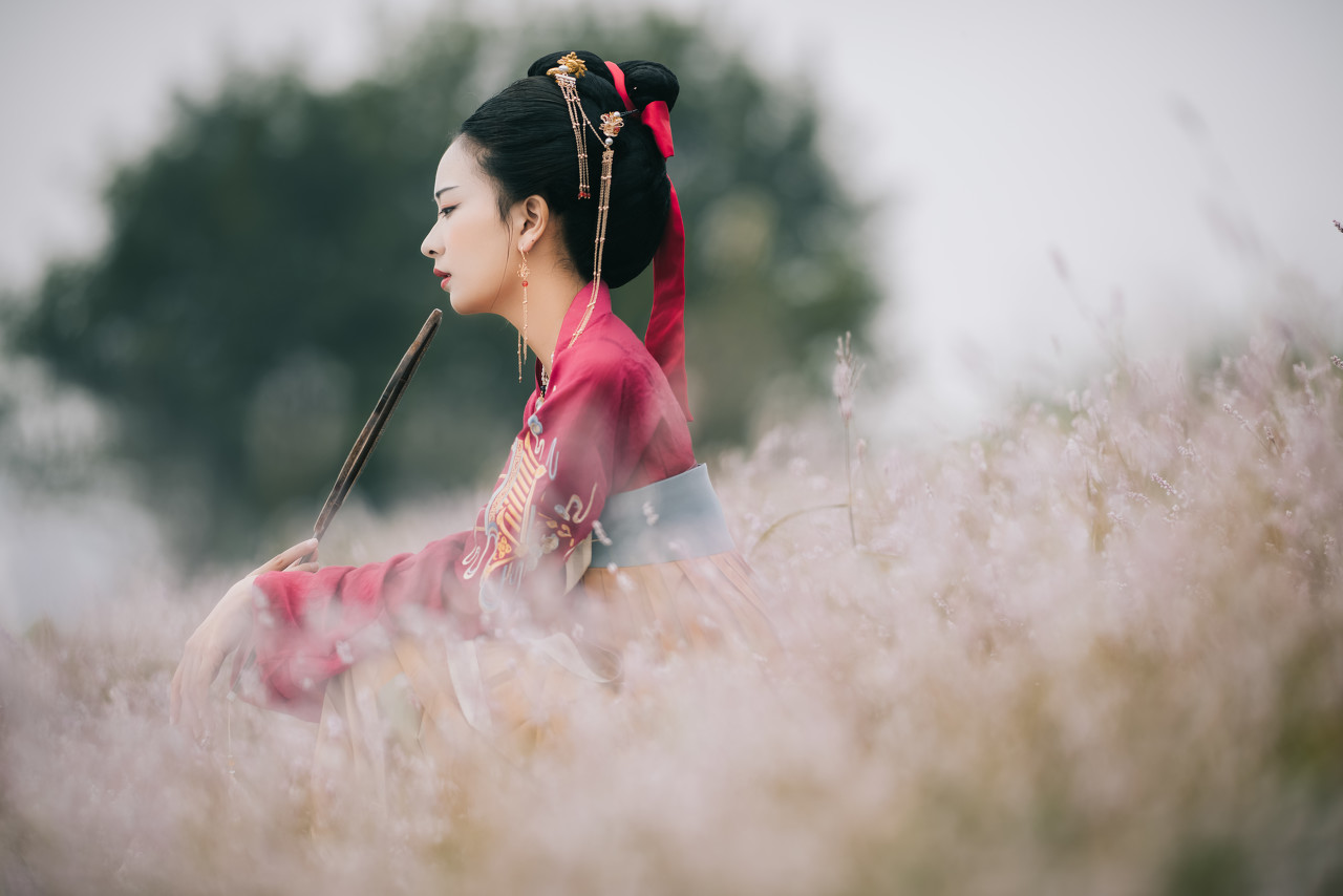 小伙穿越到魔法世界变成了小孩,小伙穿越到另一个世界成了魔法师