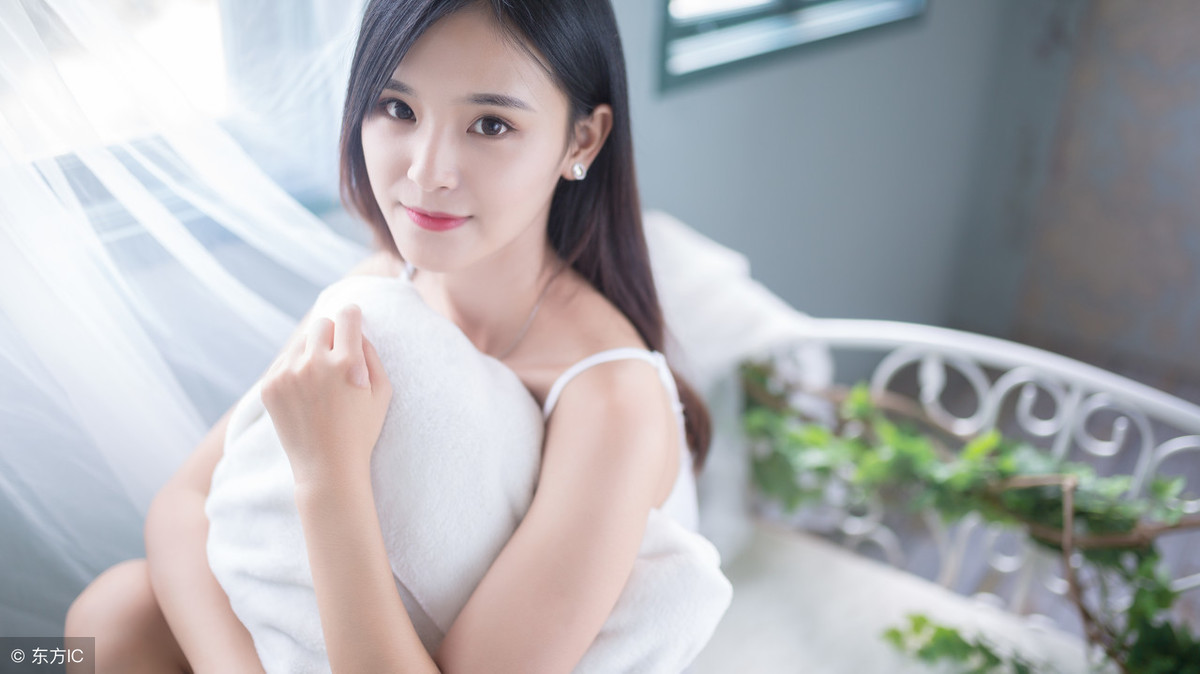 小说：美女仗着是总裁新宠，找同事麻烦，却不知对方是总裁隐婚妻