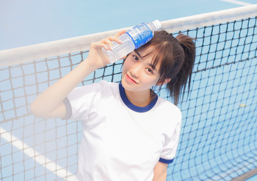 小说：她要见爷爷，大佬给了份礼物让她带去，竟是翡翠制成的象棋