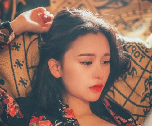 小说：大佬一朝重生，成了受人欺凌的小可怜儿，她要雄起