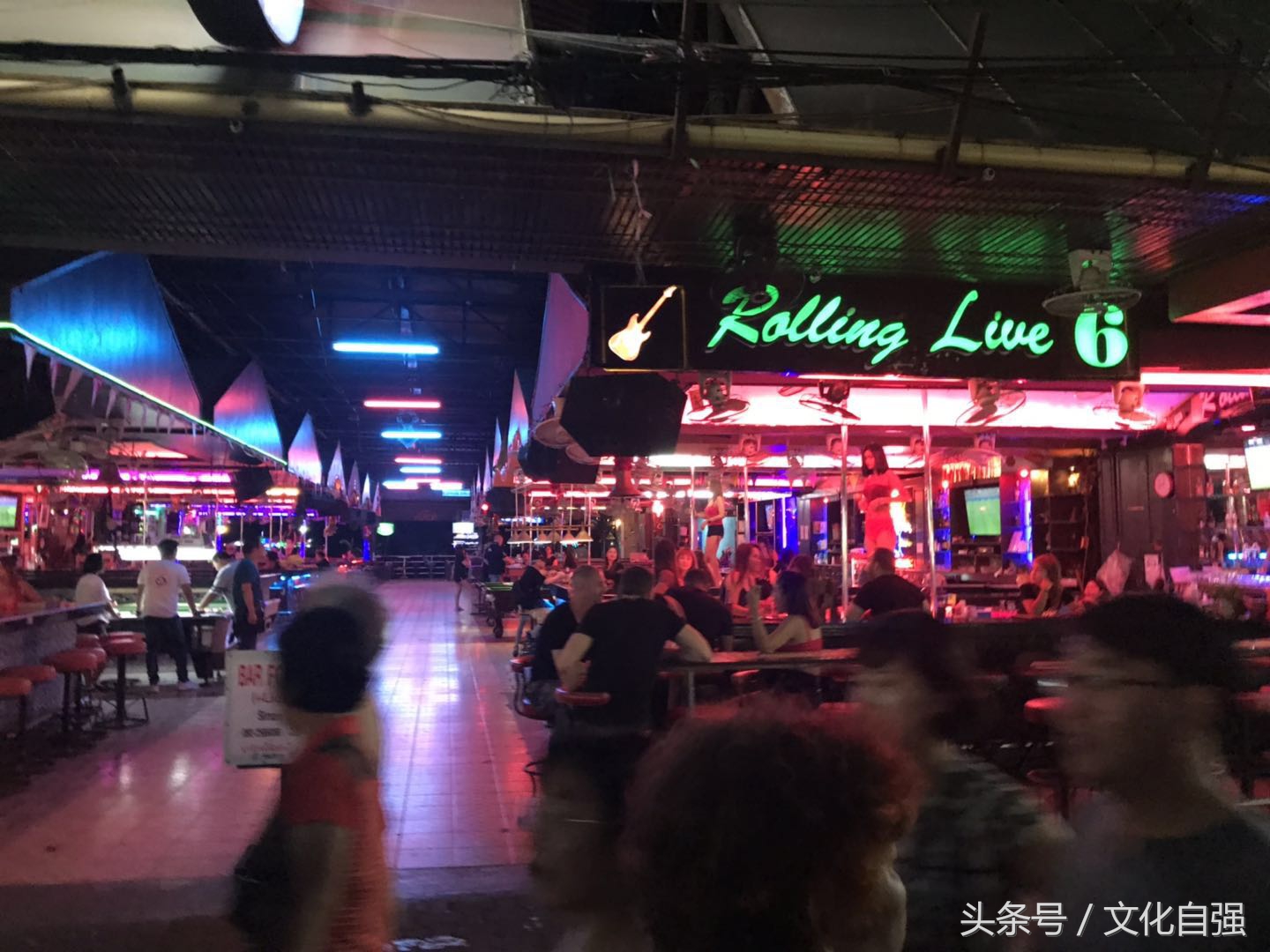 泰国游记二:被中国人扭曲的泰国“人妖”,笑贫不笑娼